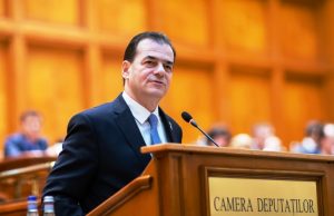 Moțiunea de cenzură a fost adoptată!