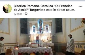 Catolicii sărbătoresc primii acasă Paștele