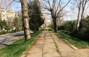 Târgoviște – magazine închise, trotuare pustii Șanțul Cetății Târgoviște