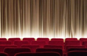 Începând de azi, cinematografe închise, spectacole și concerte interzise în Târgoviște!