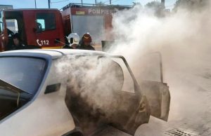 Târgoviște: un autoturism parcat în față la SUPECO a luat foc. Pompierii au intervenit imediat cu succes!