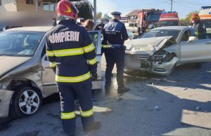Nisipuri – Ciocnire violentă între două autoturisme