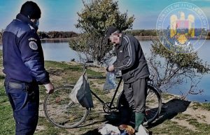 Puneau plase de pescuit ilegale, dar au căzut în ”plasa”… jandarmilor!