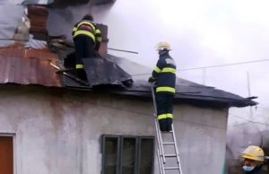 Incendiu la Moreni din cauza unui coș de fum deteriorat