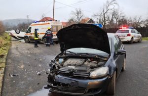 Coliziune între două autoturisme la Valea Mare