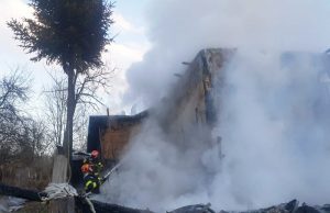 Bezdead: O afumătoare nesupravegheată a provocat un incendiu cu consecințe tragice!