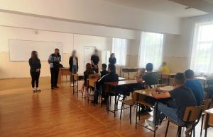 Activități pentru prevenirea victimizării minorilor și a delincvenței juvenile, desfășurate de polițiștii dâmbovițeni