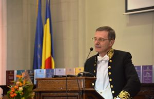 Președintele Academiei Române, acad. prof. univ. dr. Ioan-Aurel POP, va primi azi titlul și diploma de Doctor Honoris Causa din partea Universității Valahia Târgoviște