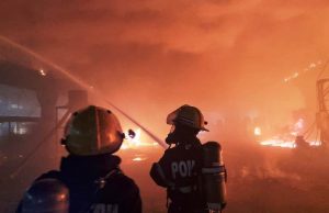 Alertă! Incendiu devastator la o hală de producție a polistirenului de la Mija! A fost emis un mesaj Ro-Alert!