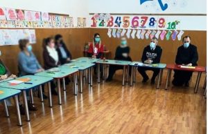 Polițiștii dâmbovițeni continuă întâlnirile informativ-preventive pentru siguranța copiilor din județ