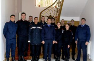 10 elevi ai şcolilor militare, în practică la Jandarmeria Dâmboviţa