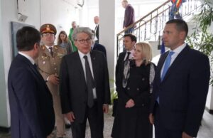 Președintele CJD, Corneliu Ștefan, alături de Ministrul Economiei, Florin Spătaru și Comisarul european pentru Piața Internă, Thierry Breton, la Uzina de Produse Speciale de la Dragomirești!