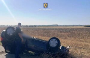 O femeie de 24 de ani, fără permis de conducere, s-a răsturnat cu mașina la Urziceanca!