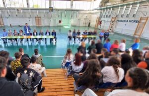 ”Deciziile mele” – temă de reflecție pentru elevii din Moreni, în cadrul unei activități preventive a polițiștilor