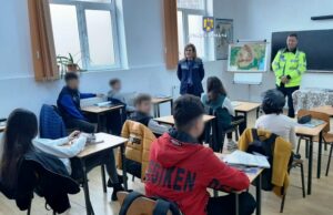 Siguranță înainte de toate! Polițiștii continuă activitățile informativ-preventive din unitățile de învățământ