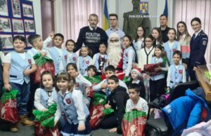 În apropierea sărbătorilor, polițiștii de la prevenire au adus zâmbete și bucurie pe fața a 21 de copii