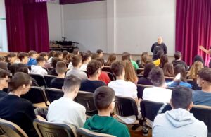 Jandarmii dâmbovițeni în acțiune de prevenire pentru siguranța elevilor