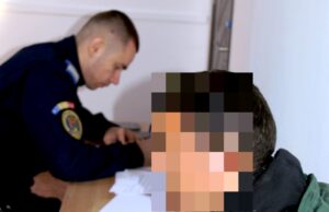 Minor declarat dispărut, depistat a doua oară de jandarmii dâmbovițeni în apropierea unui liceu din Târgoviște