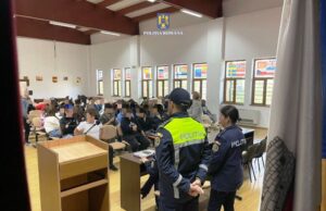 Activități informativ-preventive ale polițiștilor de la siguranță școlară și protecția animalelor