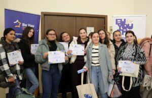 Asociația Be You a organizat cu succes Conferința finală a proiectului „EU for YOUth – Europe for All Youth: Innovative Art-Based Methods in Youth Work”