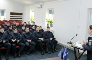 19 viitori subofițeri jandarmi în practică la Jandarmeria Dâmboviţa